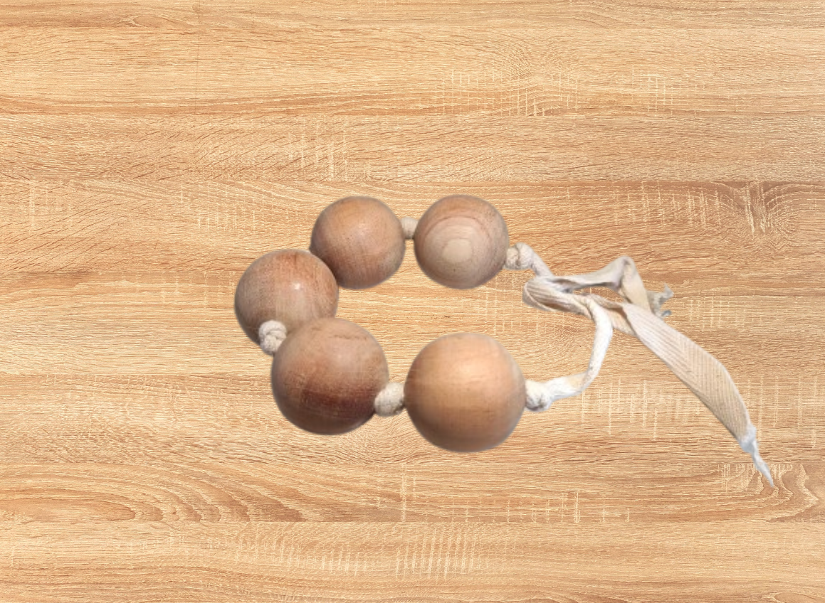 Neem wood Gift Set -bowl, spoon and beads - Image 3